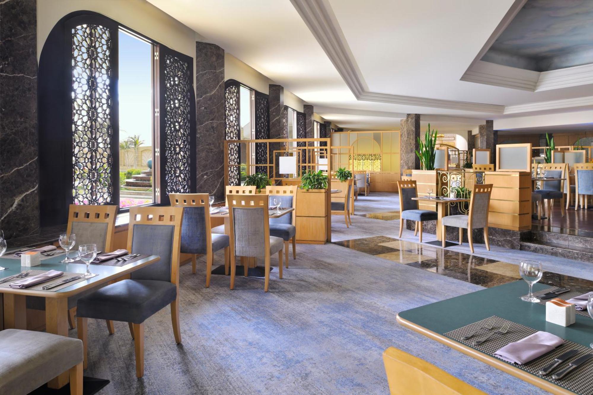 Intercontinental Jeddah By Ihg Hotel Exterior photo The restaurant